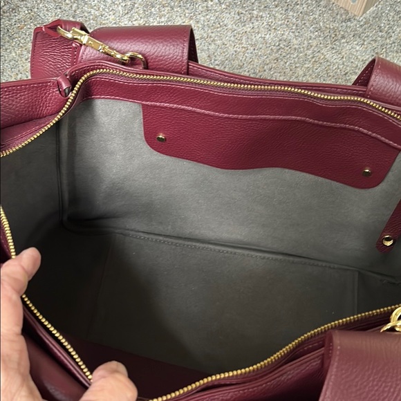 Cuyana Red Tote Bag with Minimalist Design - Picture 3 of 4